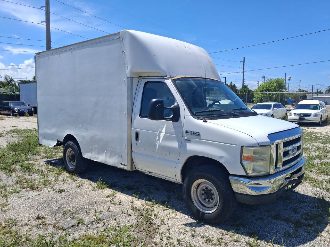 Used 2009 Ford E-350 and Econoline 350 Super Duty RWD image 3