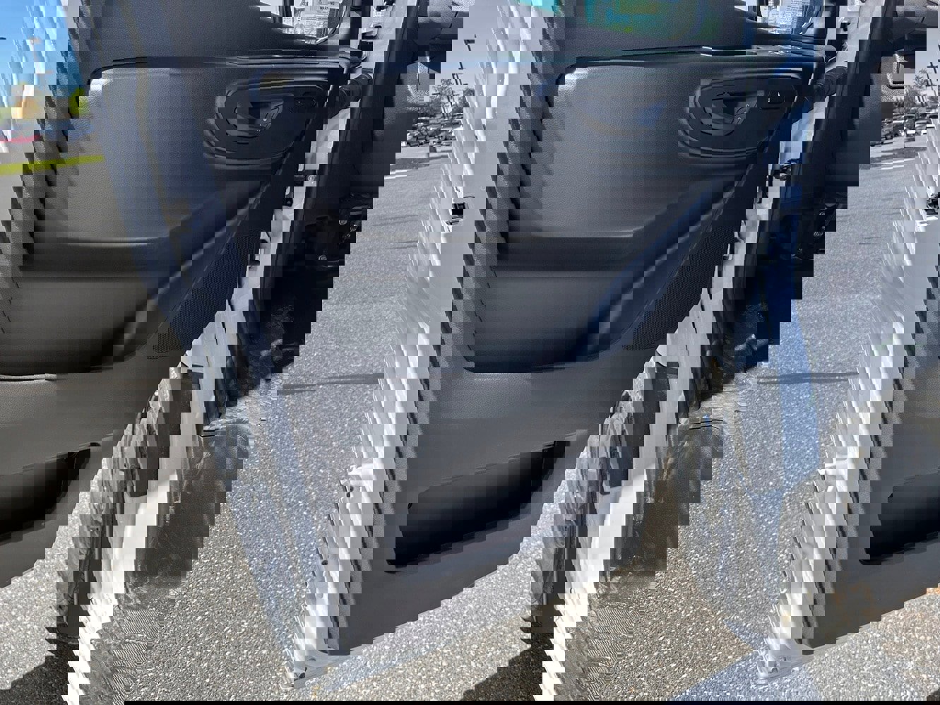 Used 2025 Mercedes-Benz Sprinter 2500 image 10