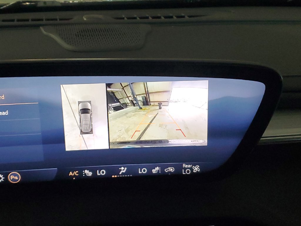 Used 2025 Buick Enclave Preferred AWD/4WD image 16