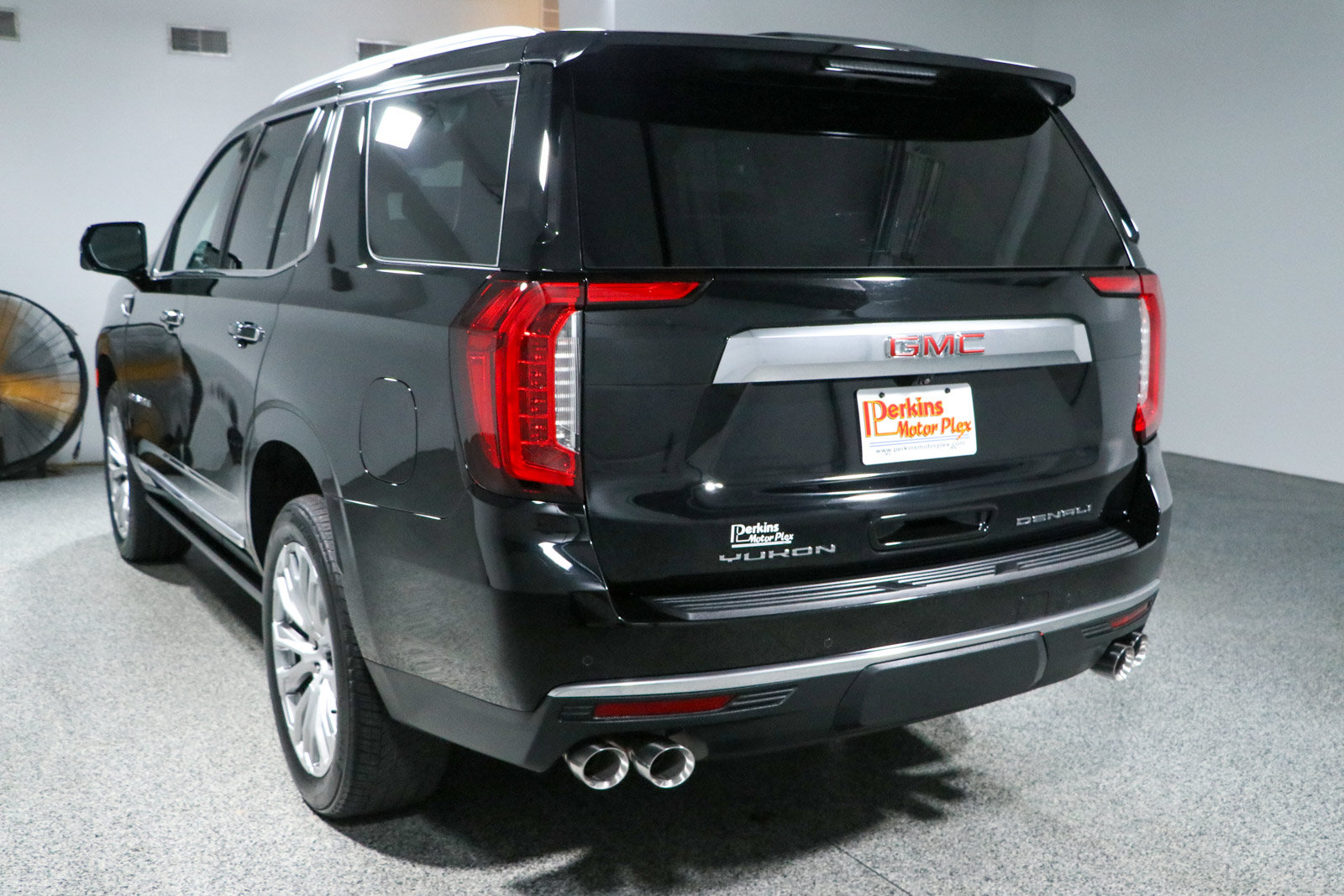 Used 2023 GMC Yukon Denali w/ Max Trailering Package AWD/4WD image 9