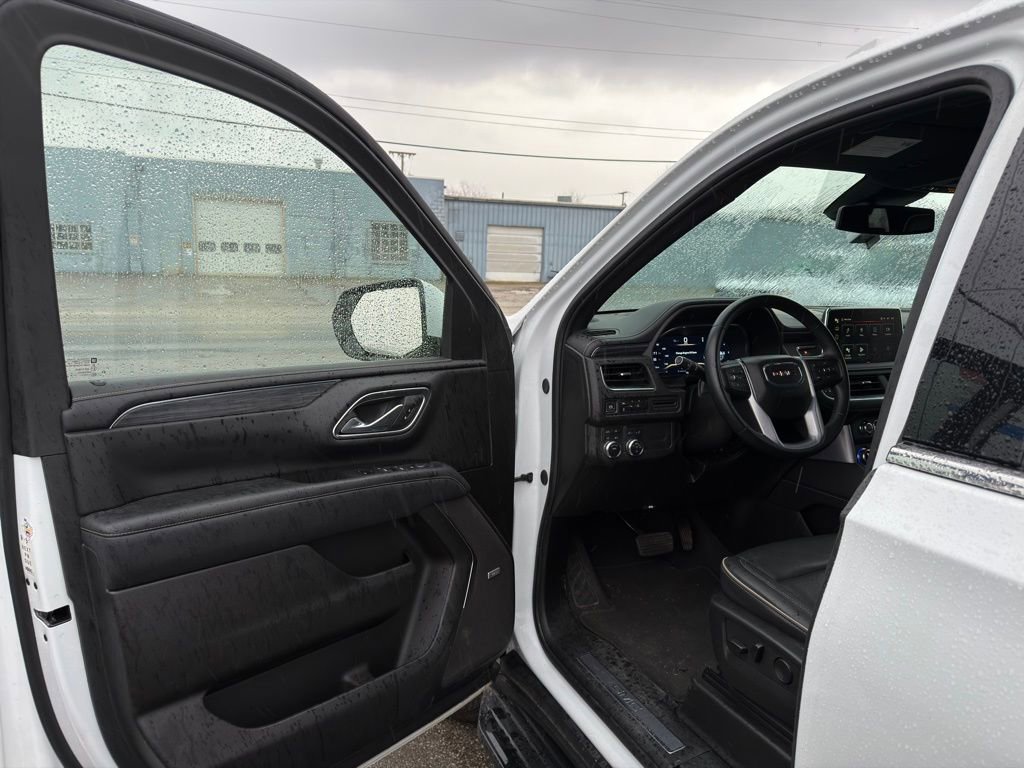 Used 2024 GMC Yukon SLT AWD/4WD image 38
