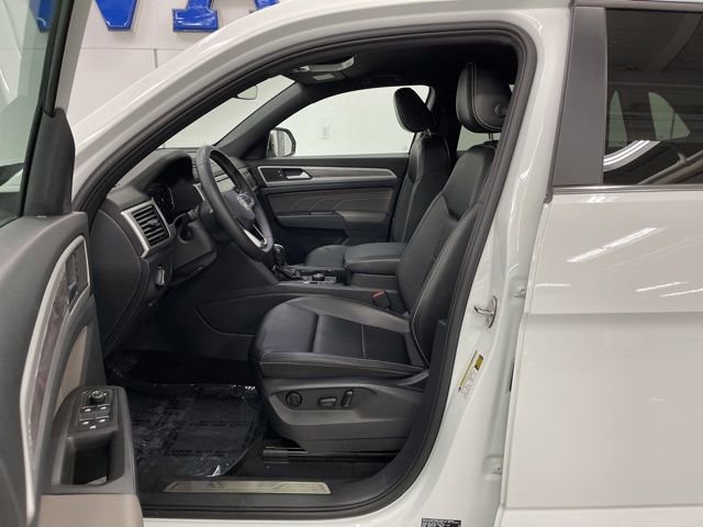 Used 2023 Volkswagen Atlas Cross Sport SE w/ Black Wheel Package image 7
