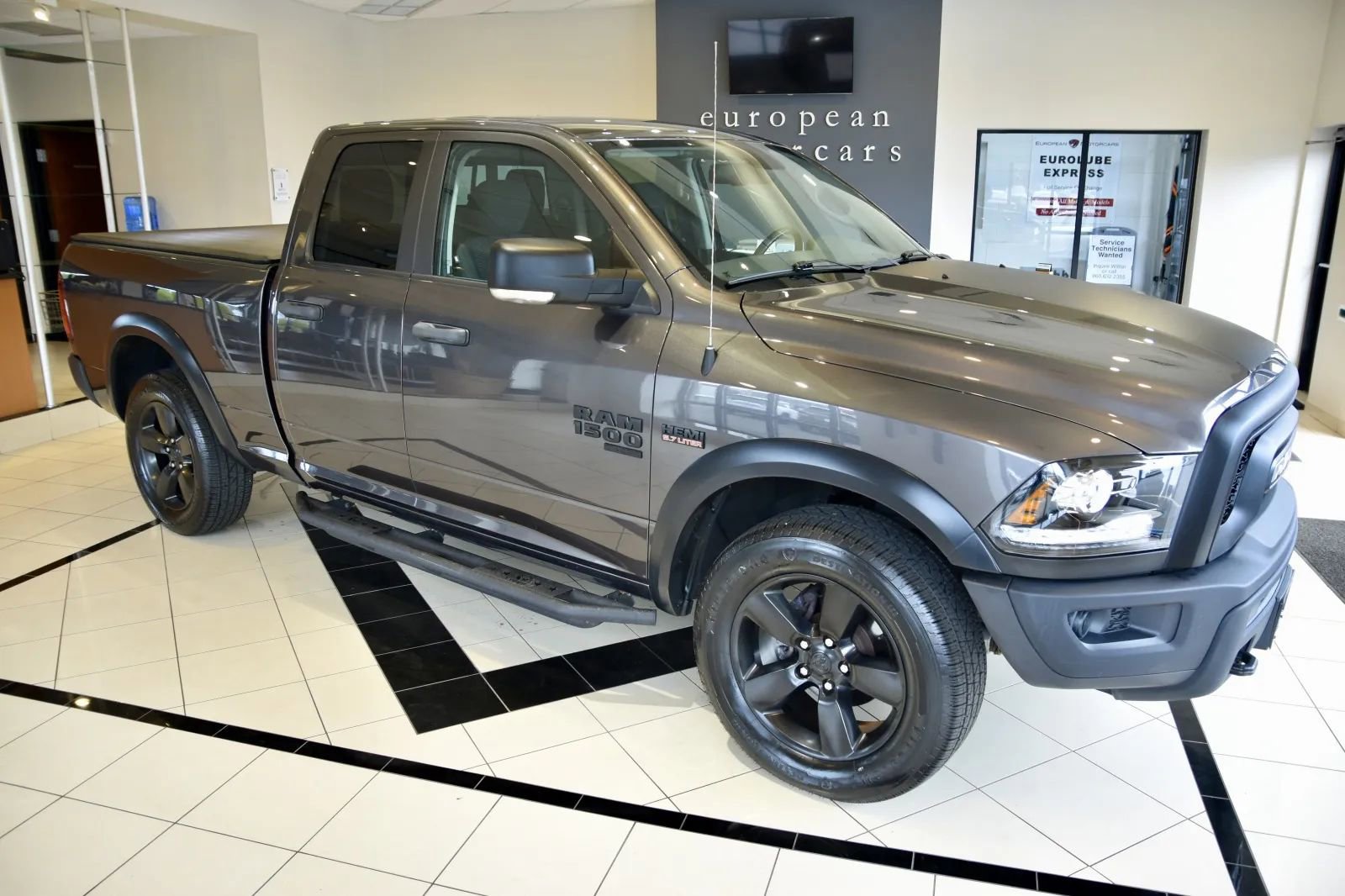 Used 2020 RAM 1500 Classic Warlock w/ Luxury Group image 8