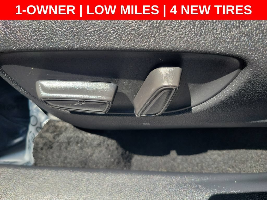 Used 2021 Toyota Highlander L FWD image 19