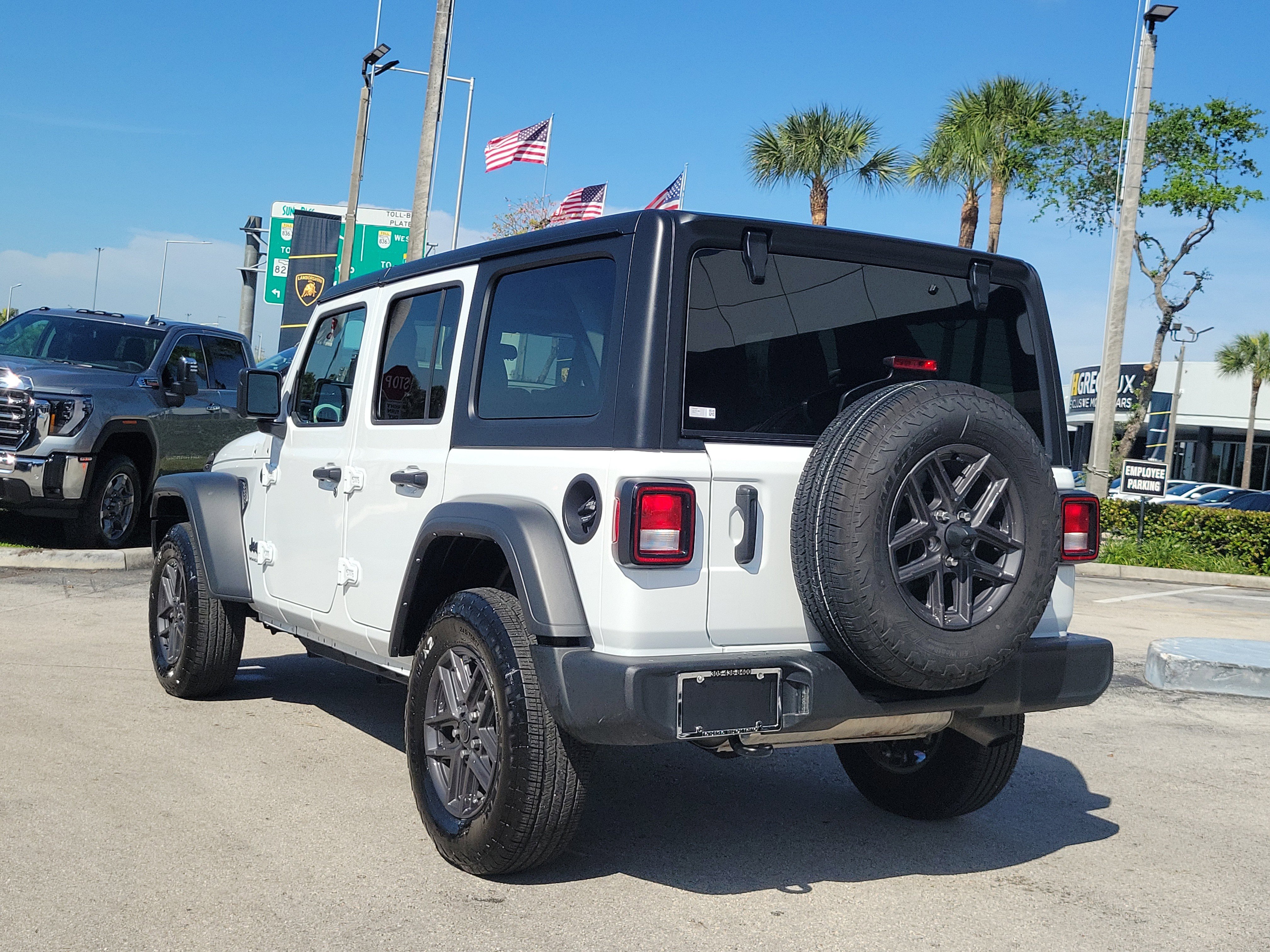 Used 2025 Jeep Wrangler Sport image 7