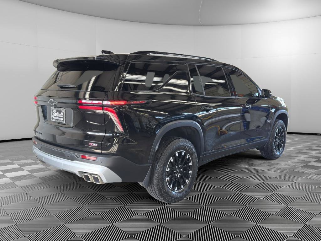 Used 2024 Chevrolet Traverse Z71 image 5