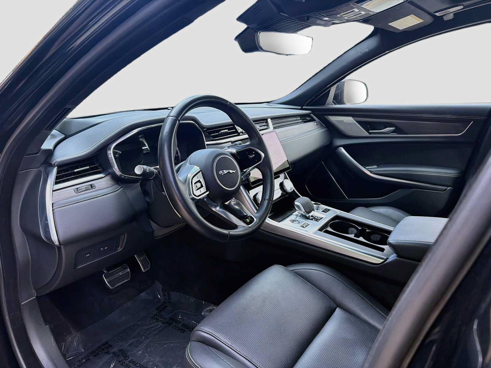 Certified 2023 Jaguar XF R-Dynamic SE AWD/4WD image 12