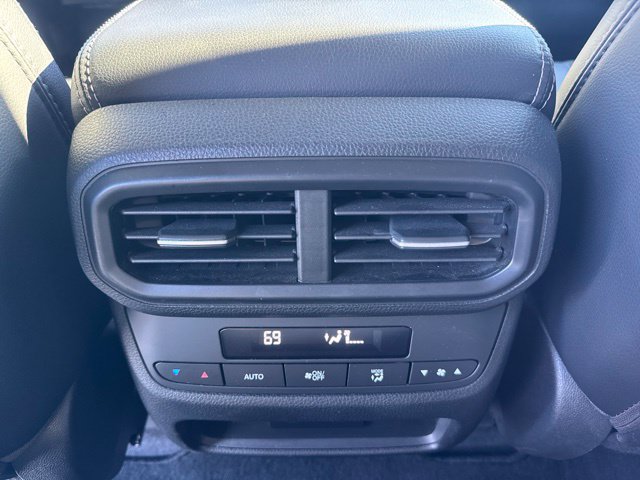 Used 2025 Honda Pilot Touring image 12