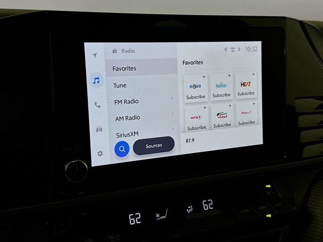 Used 2025 Toyota Camry SE image 15