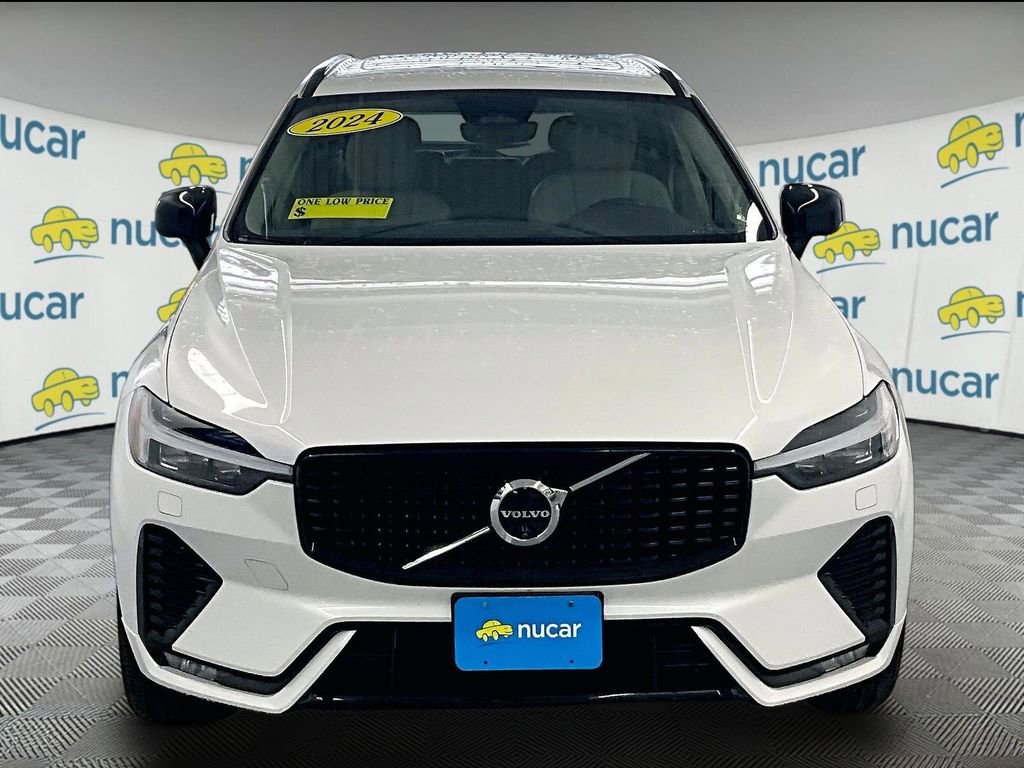 Used 2024 Volvo XC60 B5 Plus image 2