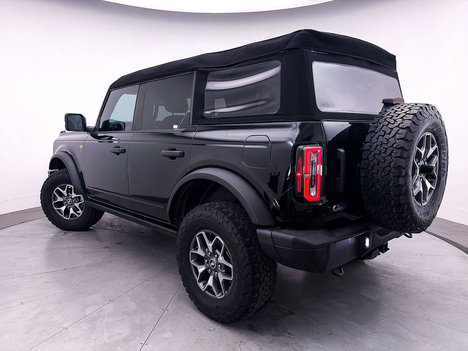 Used 2023 Ford Bronco Badlands AWD/4WD image 4