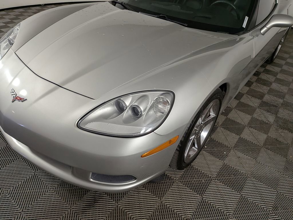 Used 2007 Chevrolet Corvette Coupe w/ Preferred Equipment Group RWD image 12
