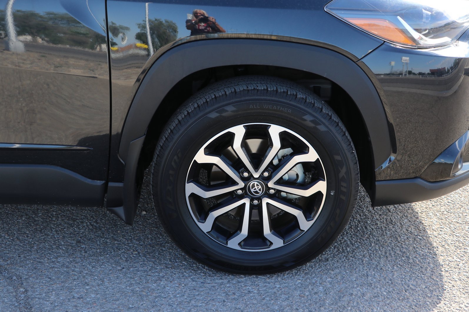 Used 2023 Toyota Corolla Cross AWD Hybrid image 9