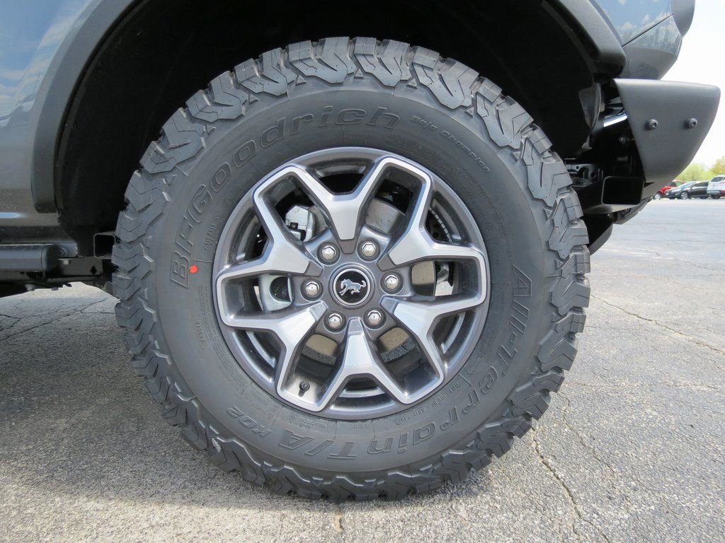 Used 2024 Ford Bronco Badlands image 10