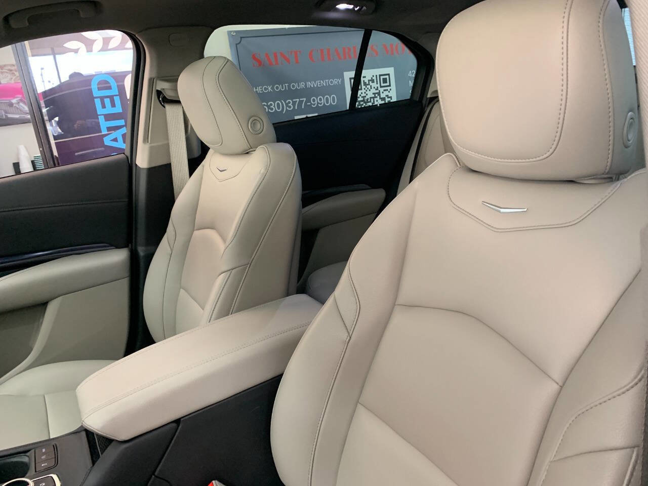 Used 2023 Cadillac XT4 Luxury w/ Cold Weather Package image 10