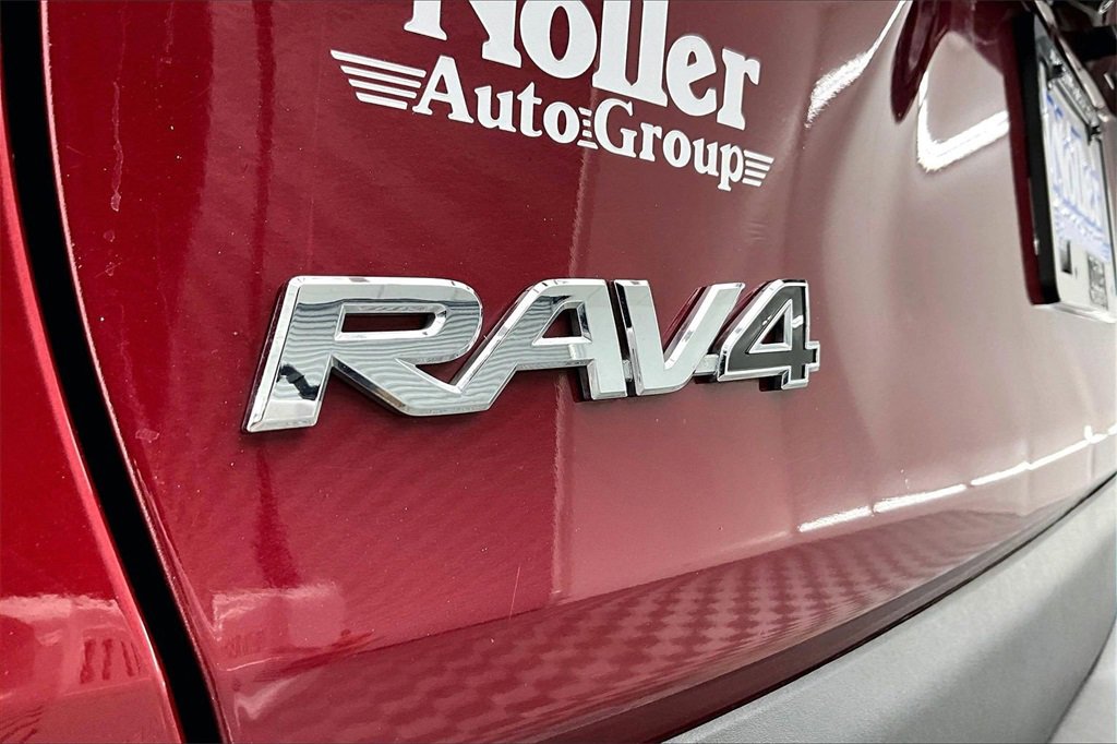 Used 2024 Toyota RAV4 LE image 8