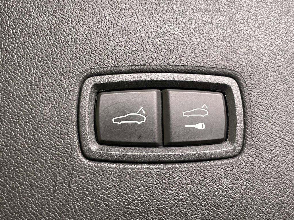 Certified 2025 Porsche Cayenne GTS AWD/4WD image 21