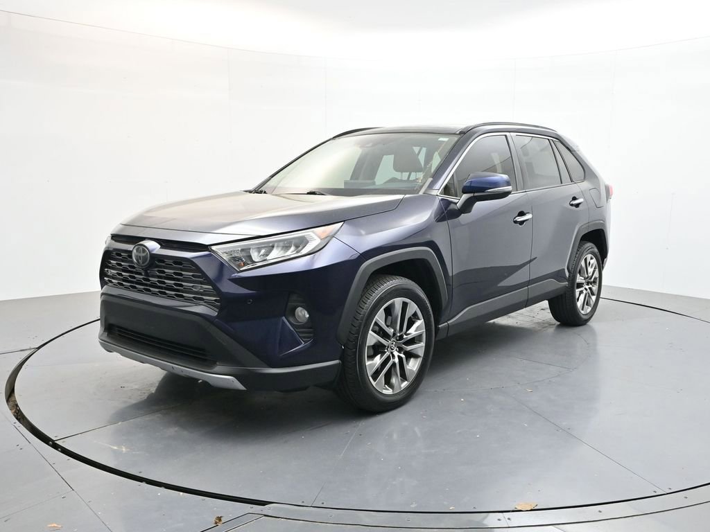 Used 2020 Toyota RAV4 Limited FWD image 3