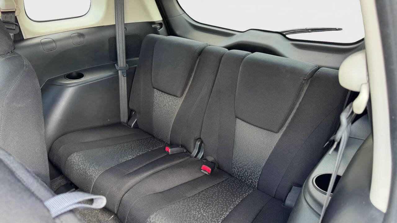 Used 2012 MAZDA MAZDA5 Touring w/ Moonroof & Audio Pkg image 13