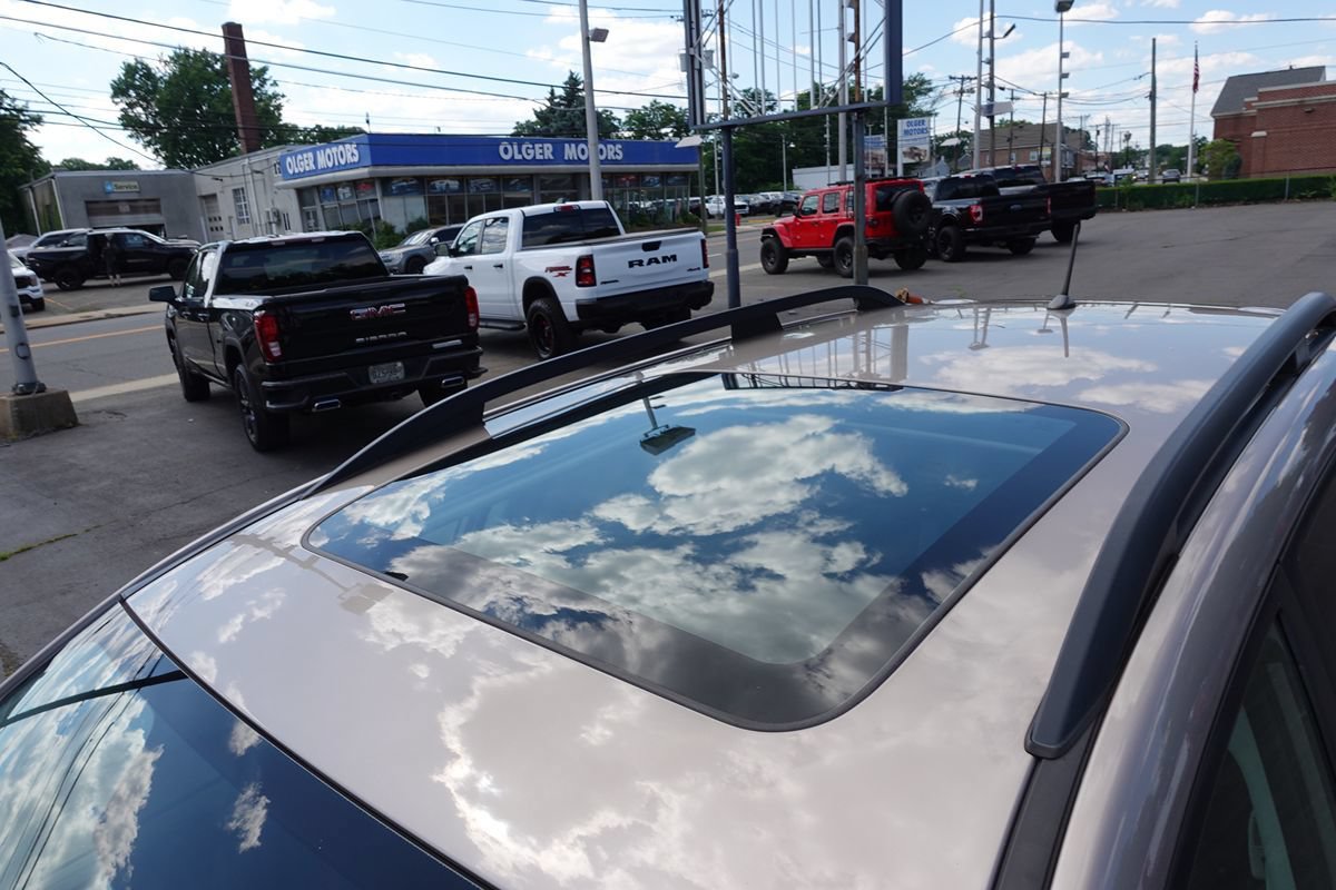 Used 2015 Subaru Forester 2.5i Premium w/ All-Weather Package AWD/4WD image 8
