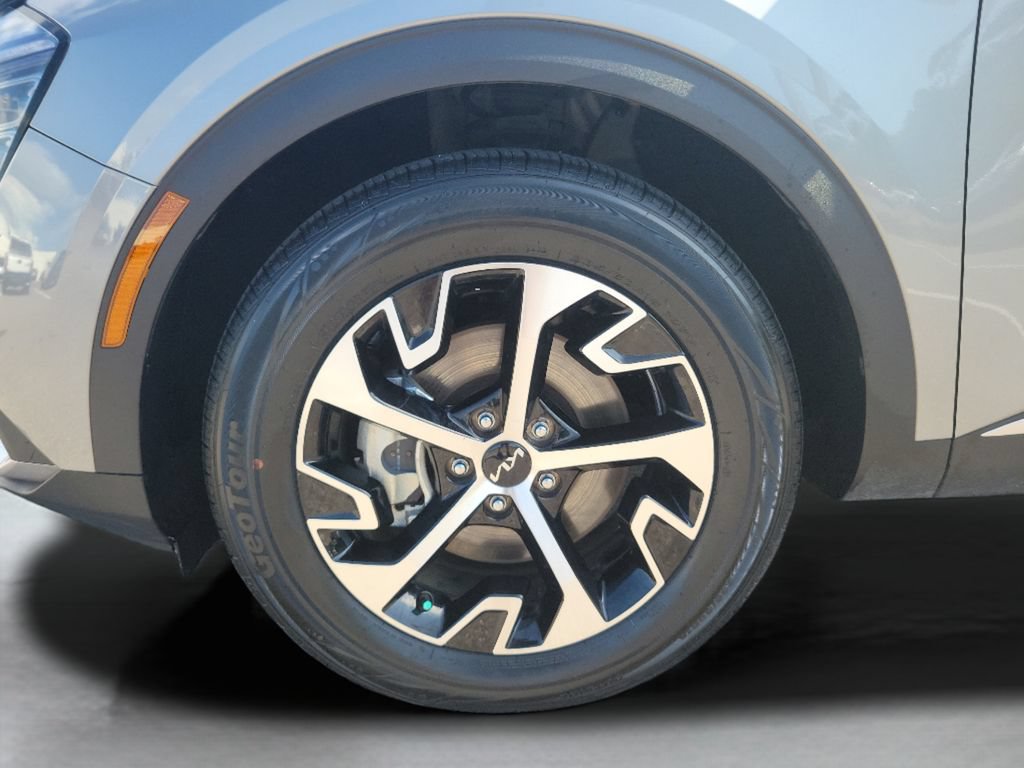 Used 2024 Kia Sportage EX FWD image 29