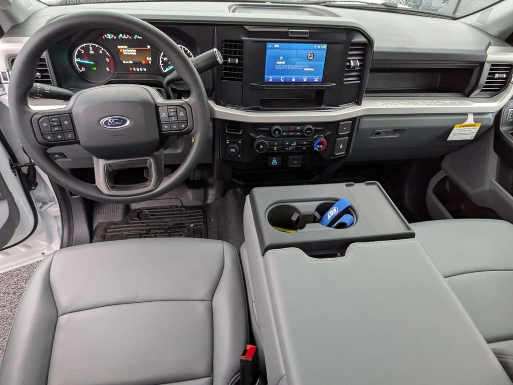 New 2025 Ford F550 4x4 Regular Cab Super Duty image 14