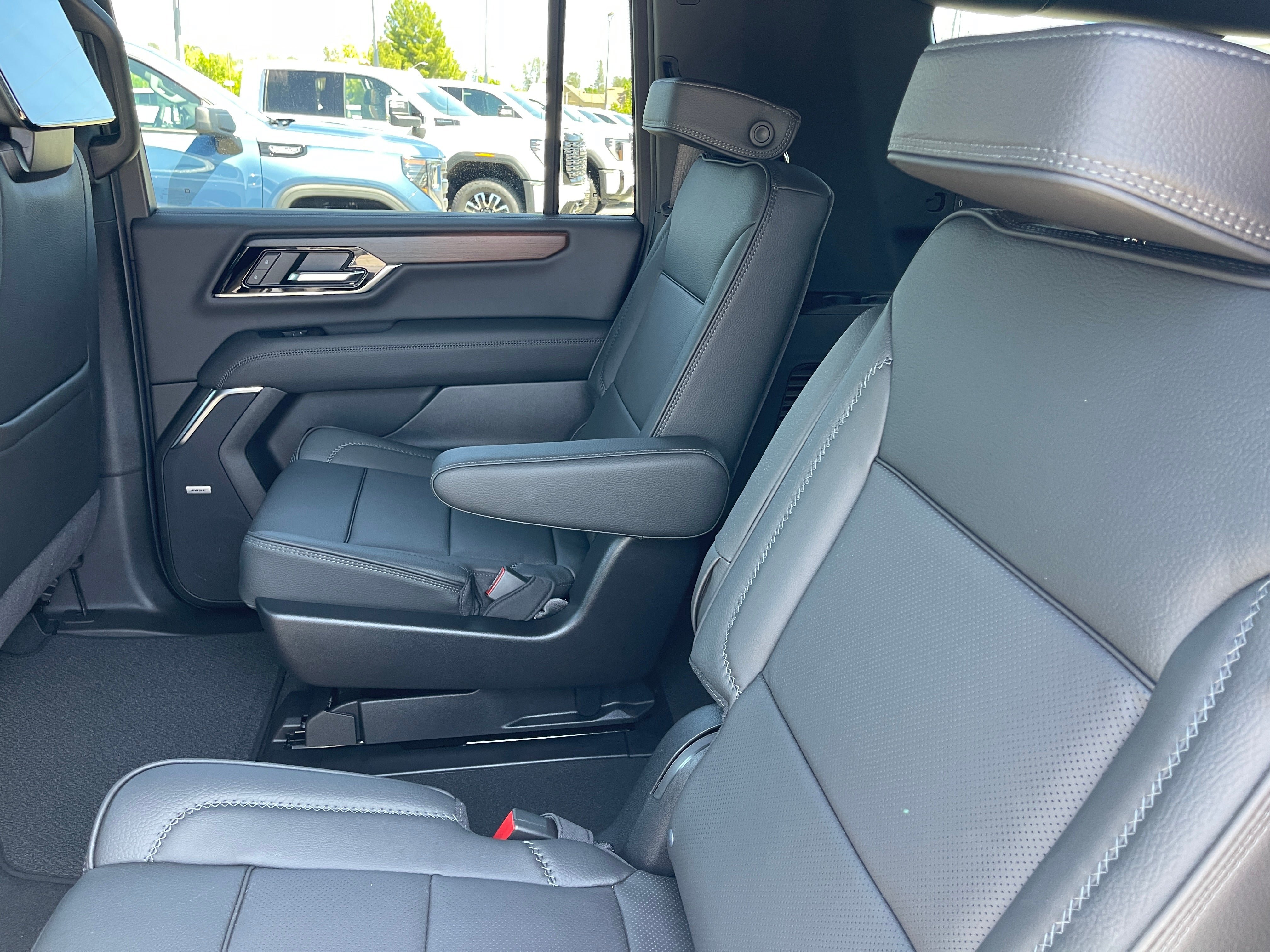 New 2026 GMC Yukon XL Denali AWD/4WD image 21