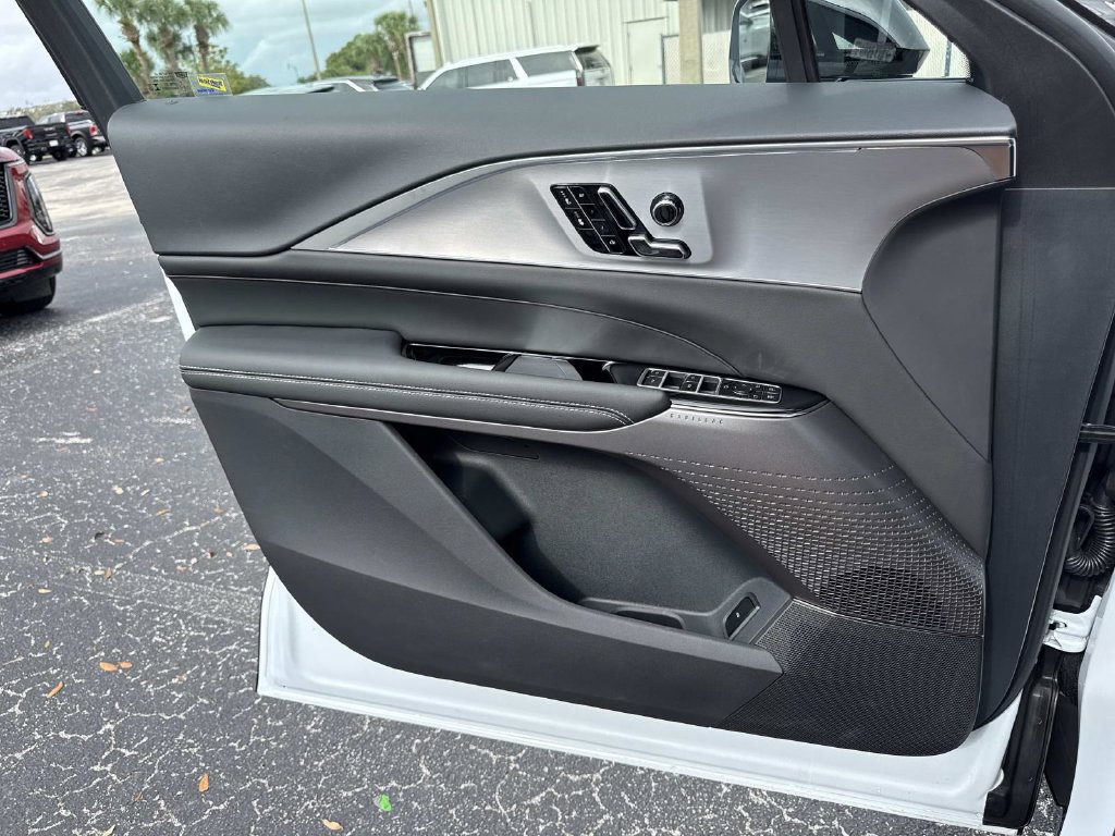 New 2027 Cadillac Lyriq Luxury RWD image 18
