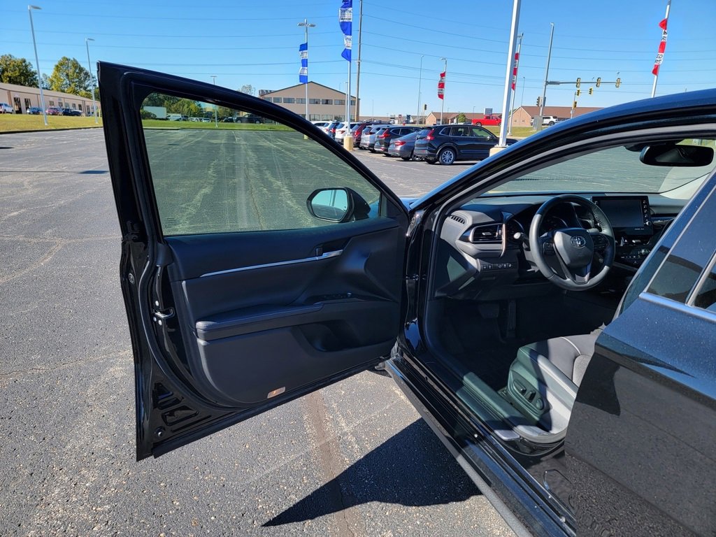 Used 2023 Toyota Camry XSE image 22