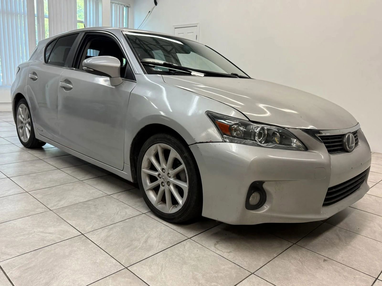 Used 2011 Lexus CT 200h Premium image 1