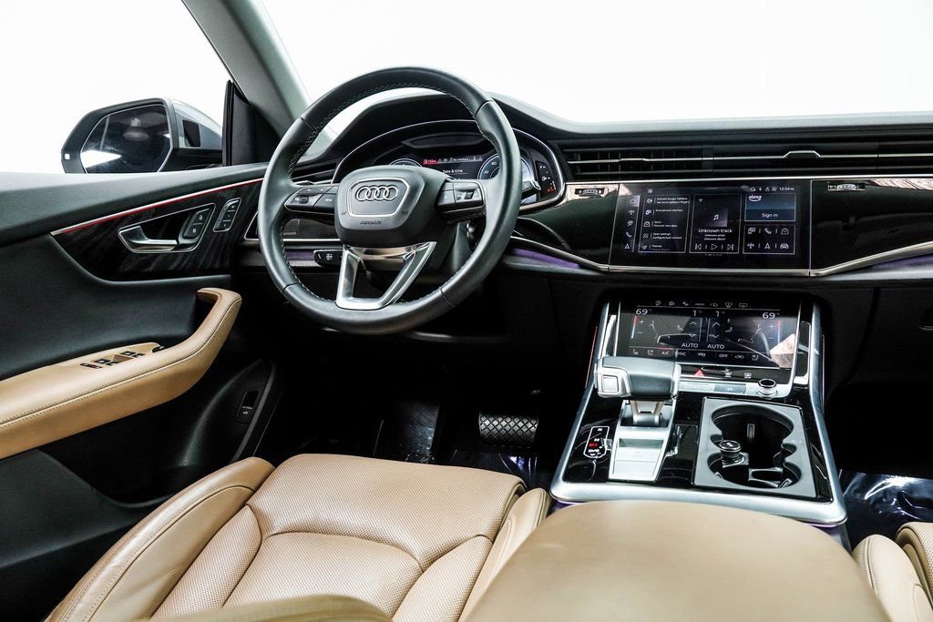Used 2024 Audi Q8 Prestige w/ Prestige Package image 18