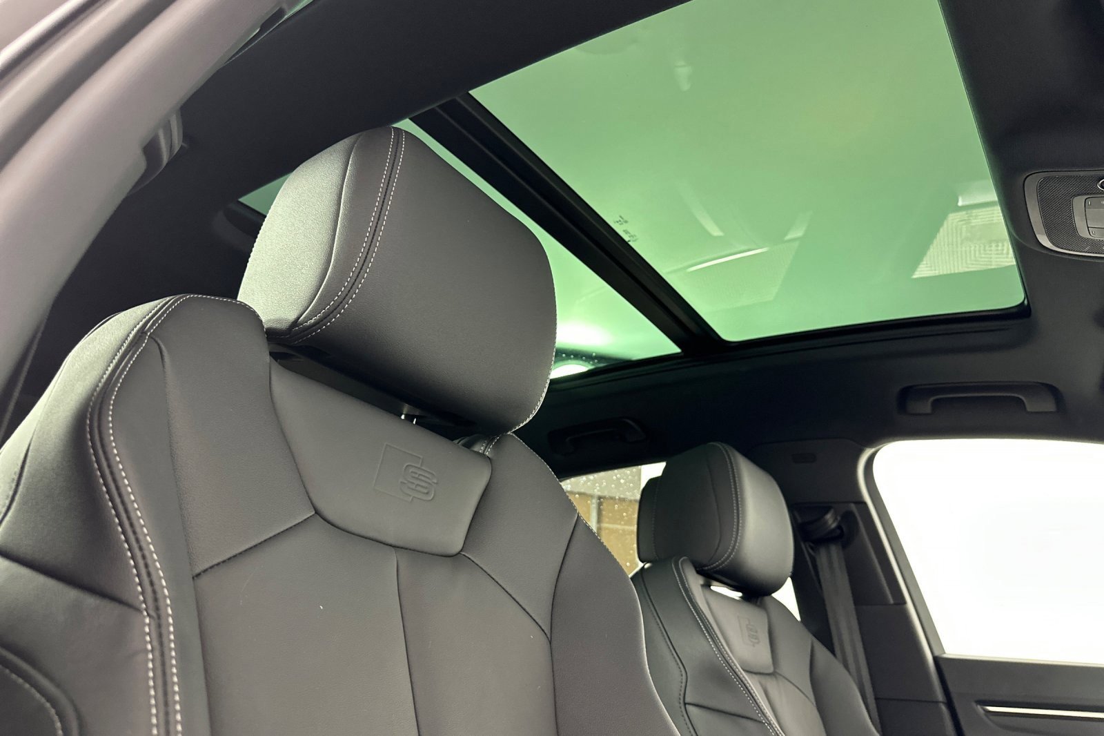 Used 2025 Audi Q3 2.0T Premium w/ Convenience Package image 16