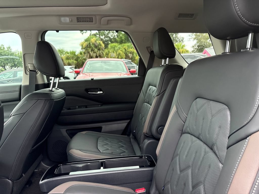 New 2026 Nissan Pathfinder Platinum FWD image 21