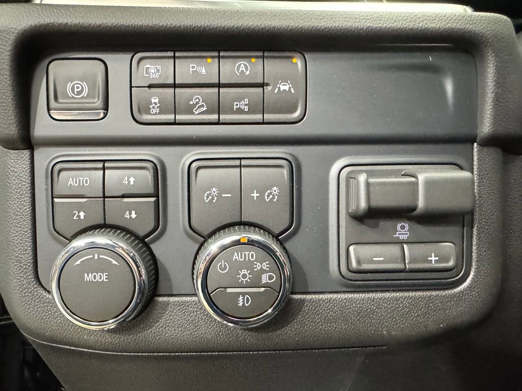 New 2026 Chevrolet Suburban Premier w/ Sun And Tow Package AWD/4WD image 22