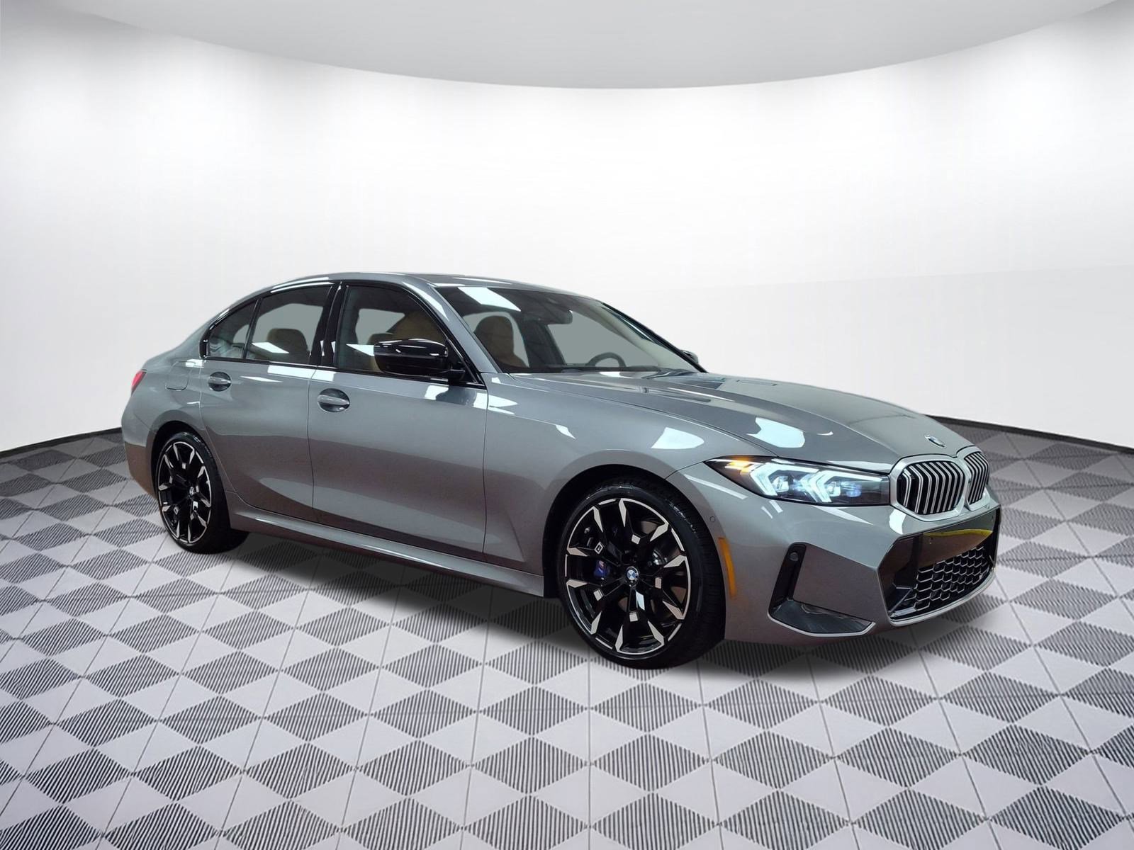 Used 2025 BMW 330i xDrive Sedan w/ M Sport Package image 7