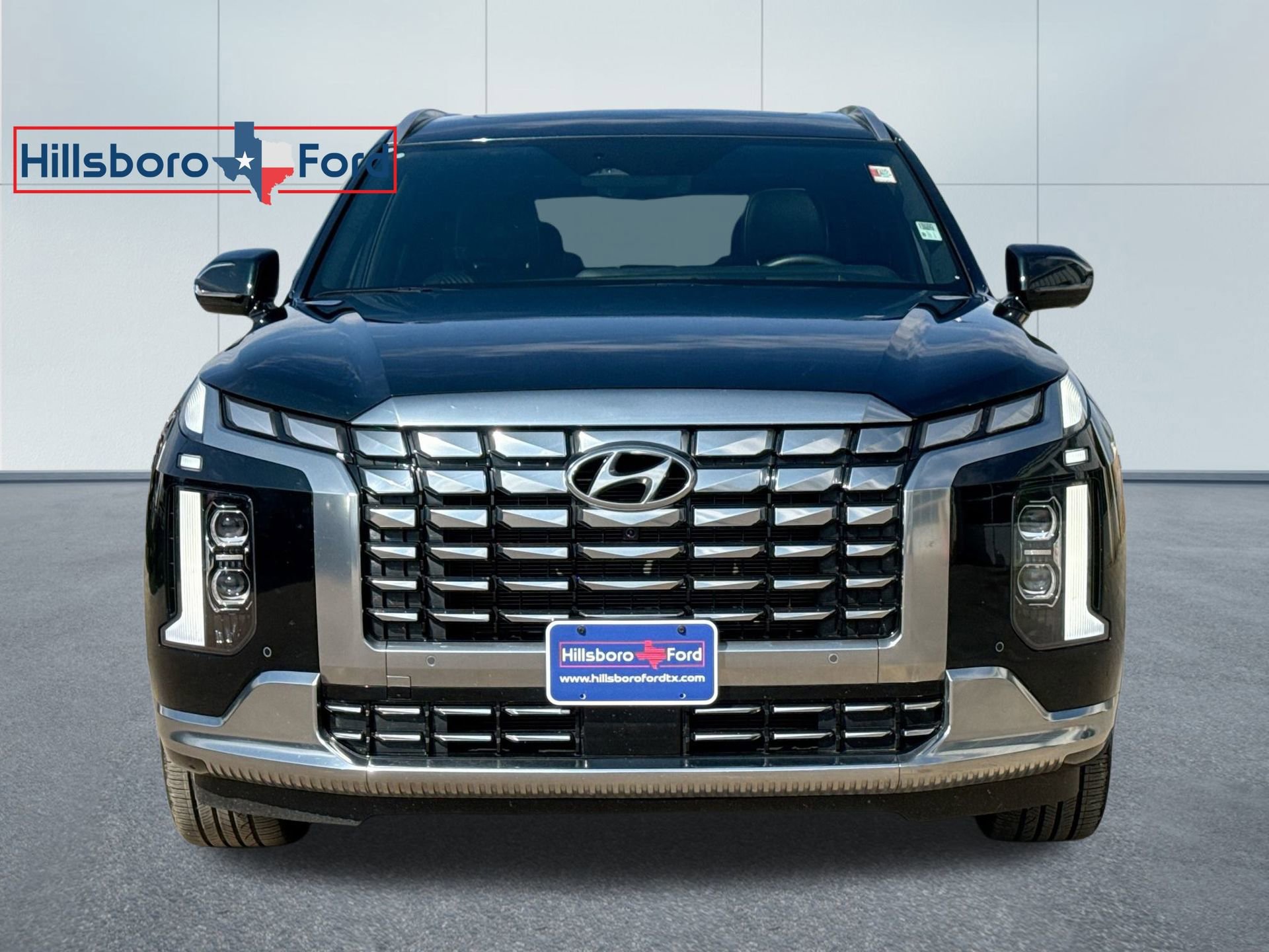 Used 2024 Hyundai Palisade Calligraphy image 2