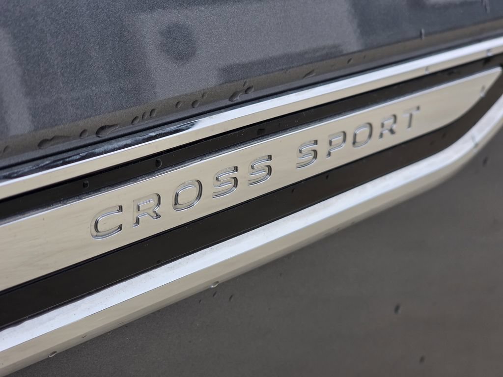 Used 2025 Volkswagen Atlas Cross Sport SE AWD/4WD image 8