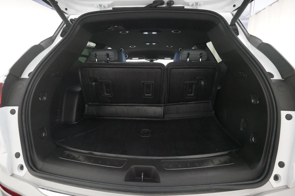 Used 2023 Buick Enclave Essence AWD/4WD image 10