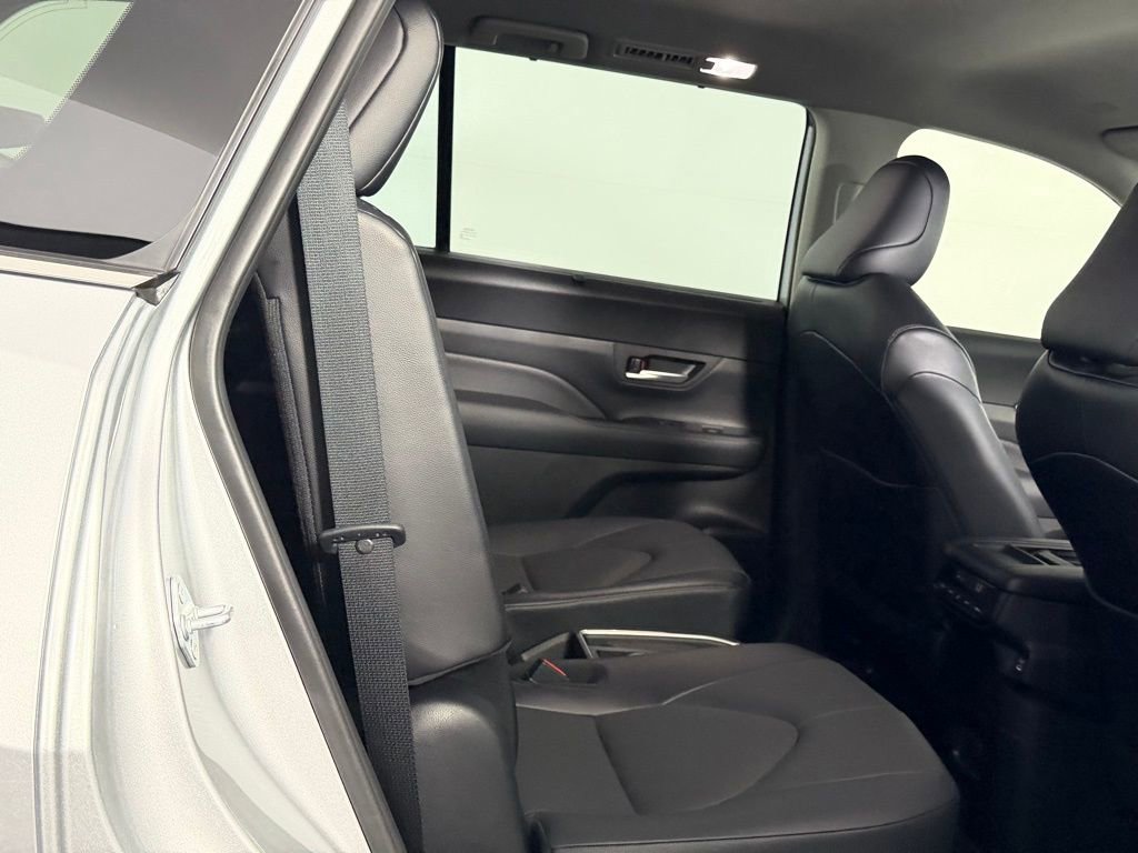 Used 2025 Toyota Grand Highlander FWD image 28