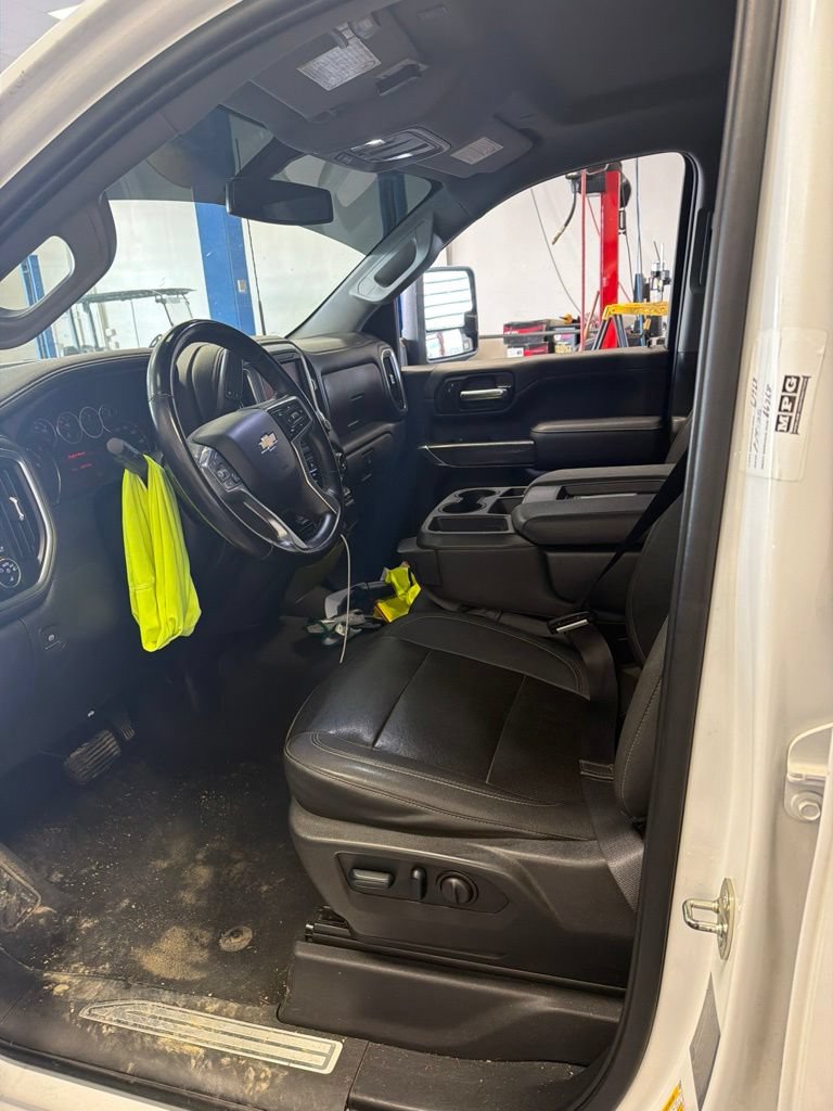 Used 2023 Chevrolet Silverado 2500 LTZ AWD/4WD image 2
