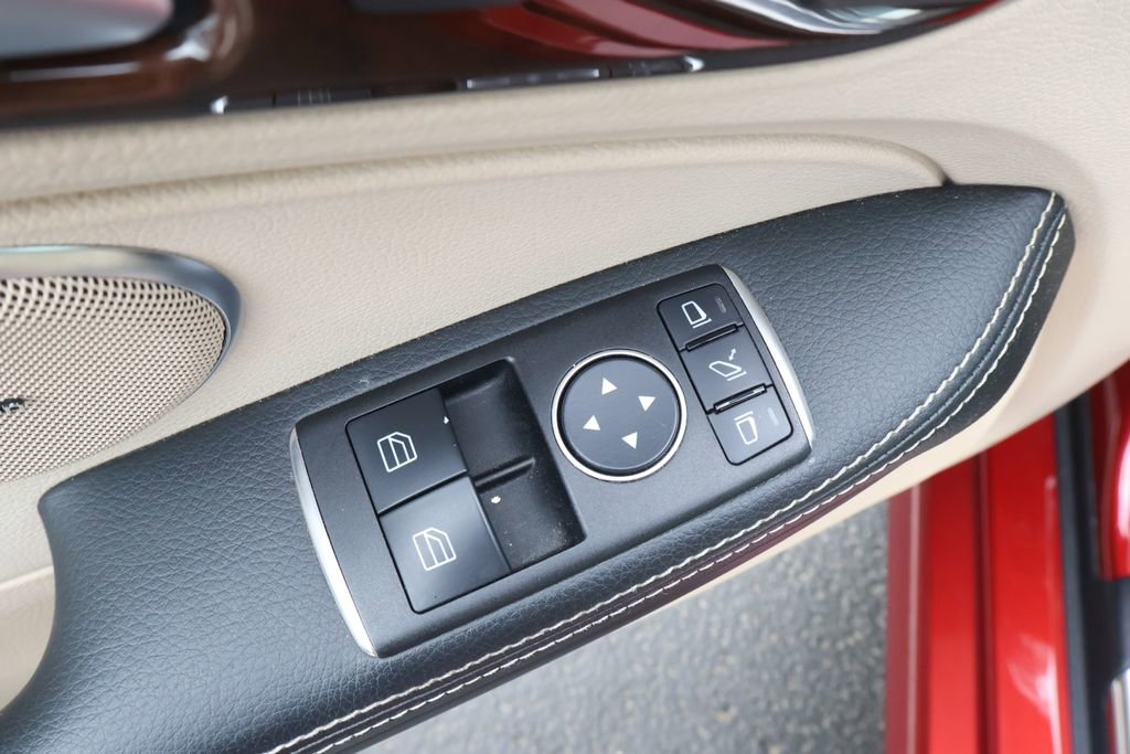 Used 2016 Mercedes-Benz SLK 300 image 14