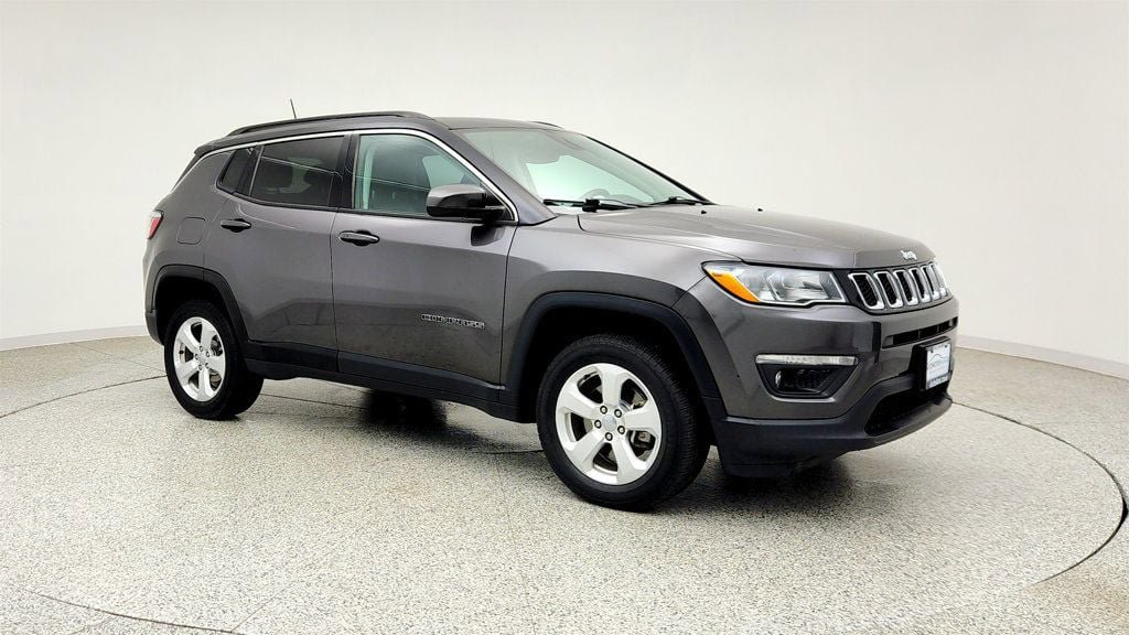 Used 2018 Jeep Compass Latitude w/ Popular Equipment Group AWD/4WD image 3