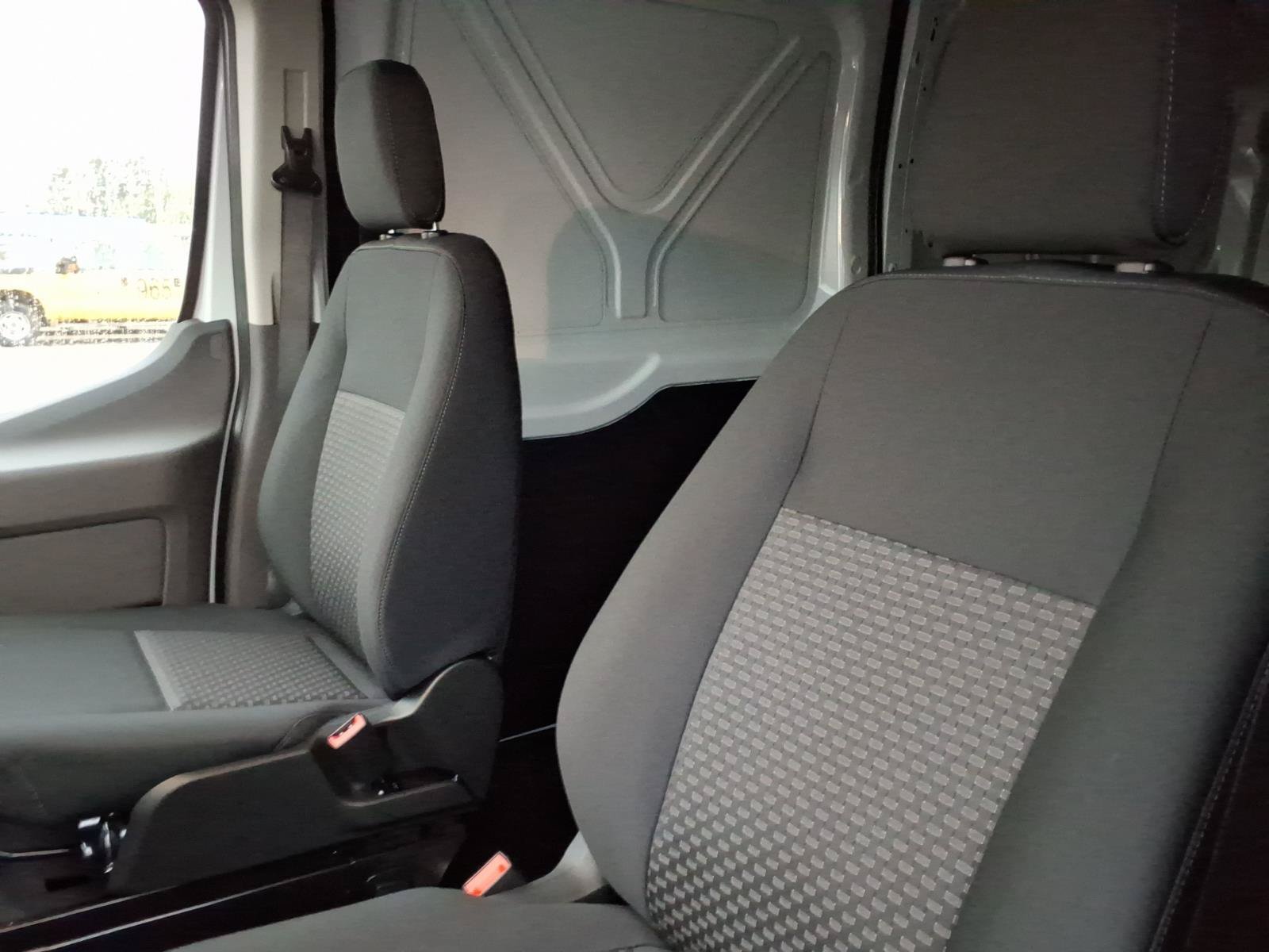 New 2027 Ford Transit 250 148 Medium Roof RWD image 7