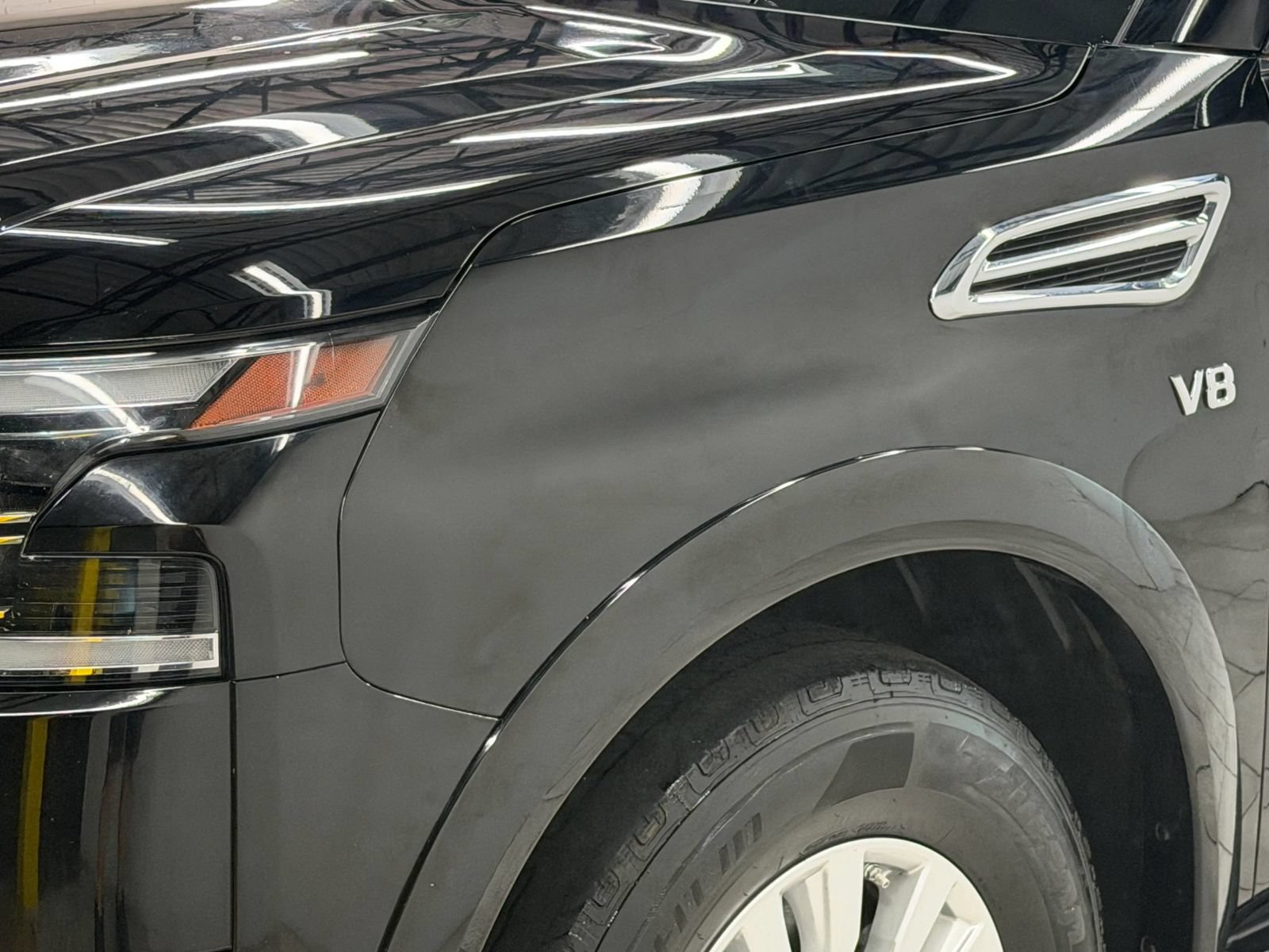 Used 2021 Nissan Armada SV RWD image 4