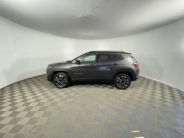 Used 2022 Jeep Compass Limited image 17