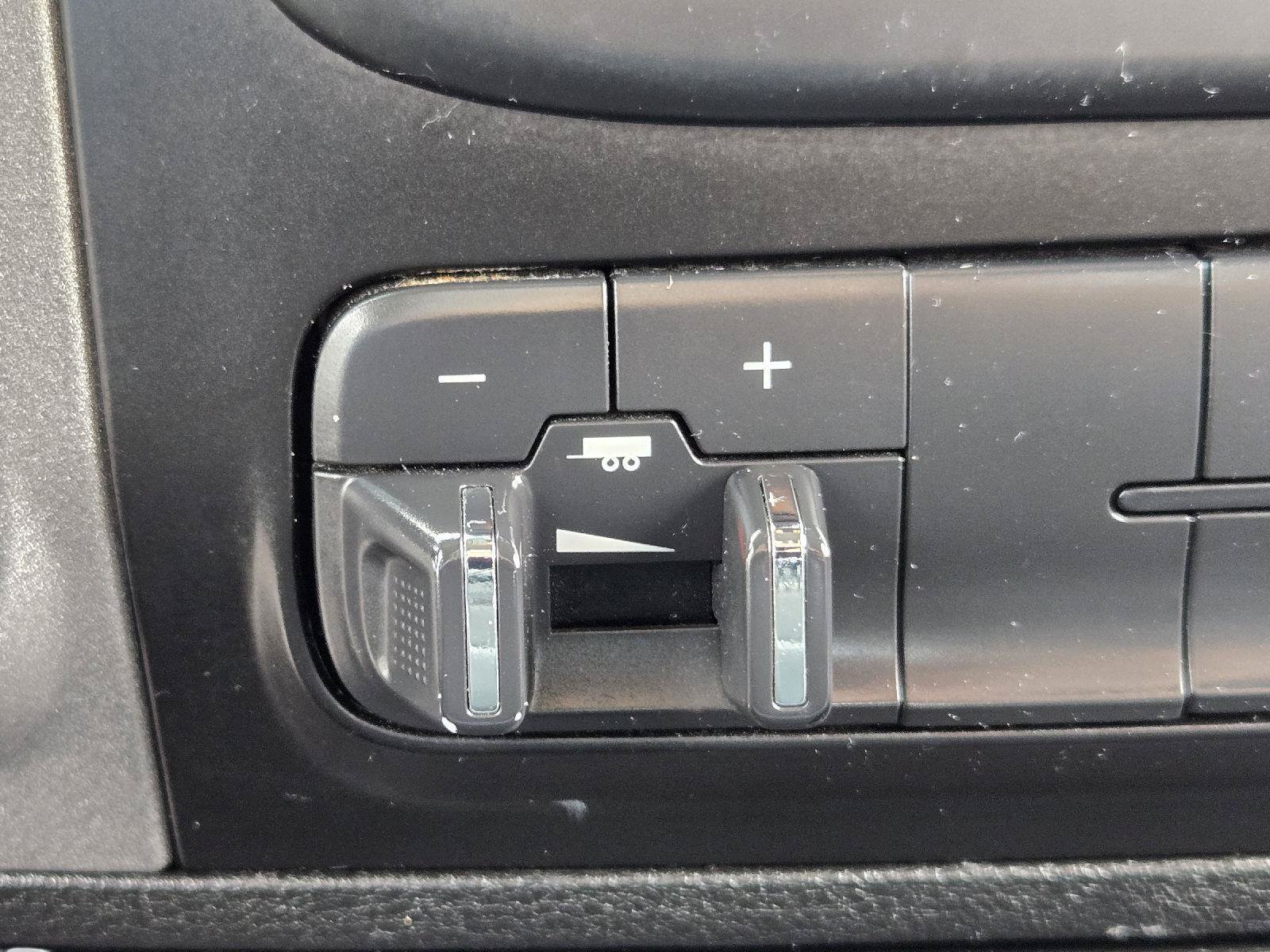 Used 2019 RAM 1500 Tradesman w/ Chrome Appearance Group RWD image 17