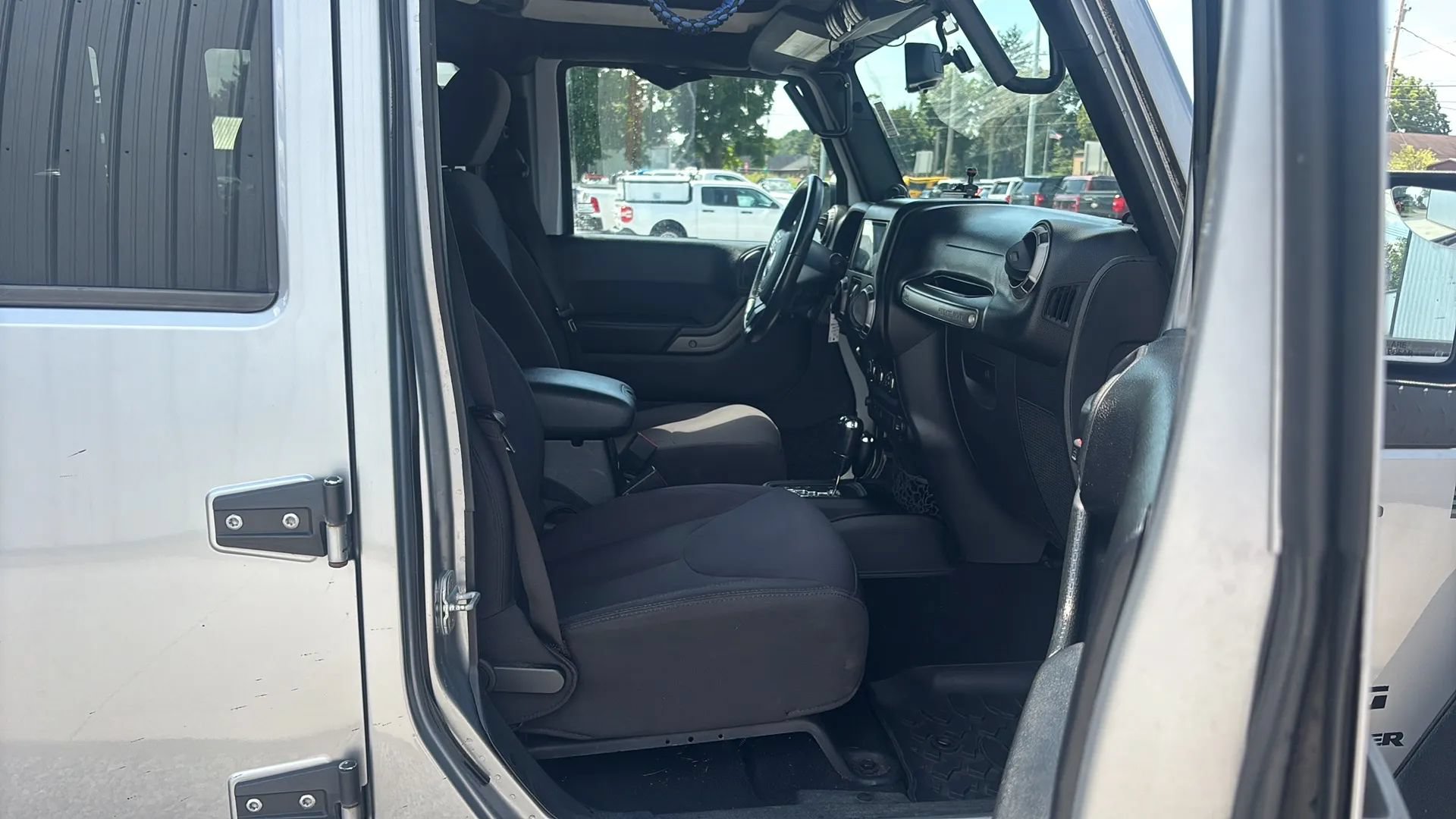 Used 2013 Jeep Wrangler Unlimited Sport AWD/4WD image 17