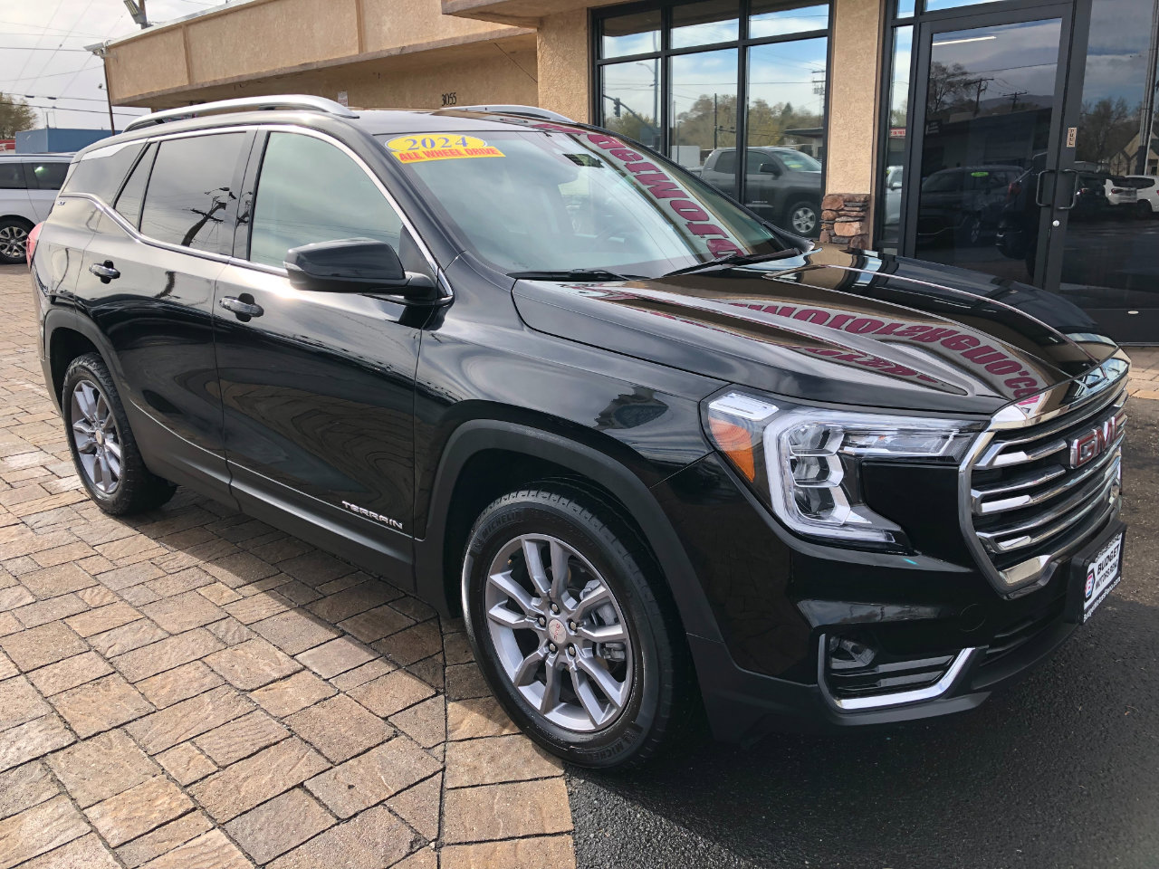 Used 2024 GMC Terrain SLT image 7