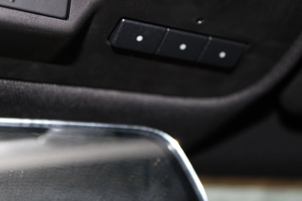 Used 2018 Chevrolet Camaro SS RWD image 38
