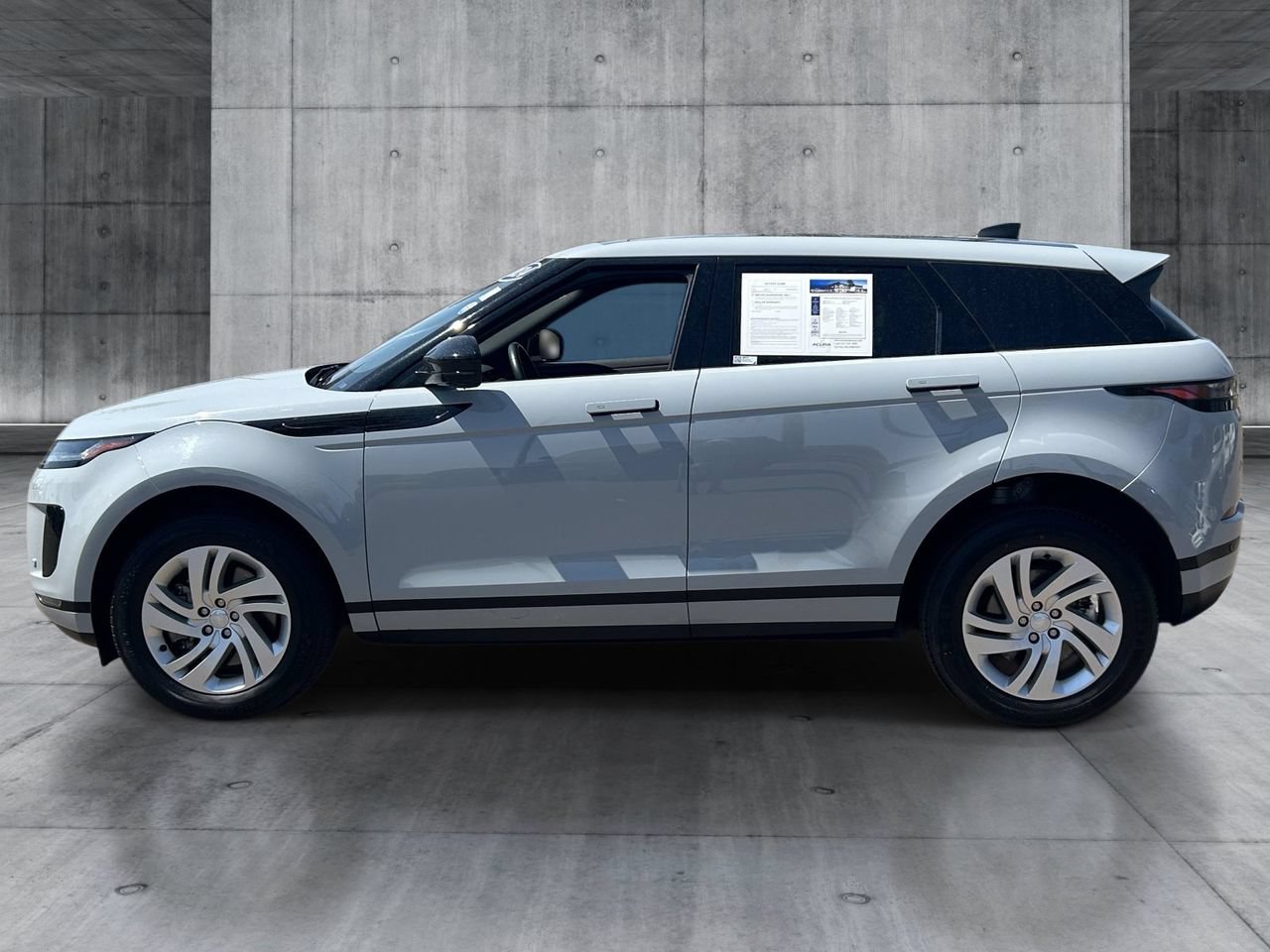 Used 2024 Land Rover Range Rover Evoque S AWD/4WD image 2